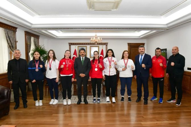 Şampiyon Gençler Gururumuz Oldu